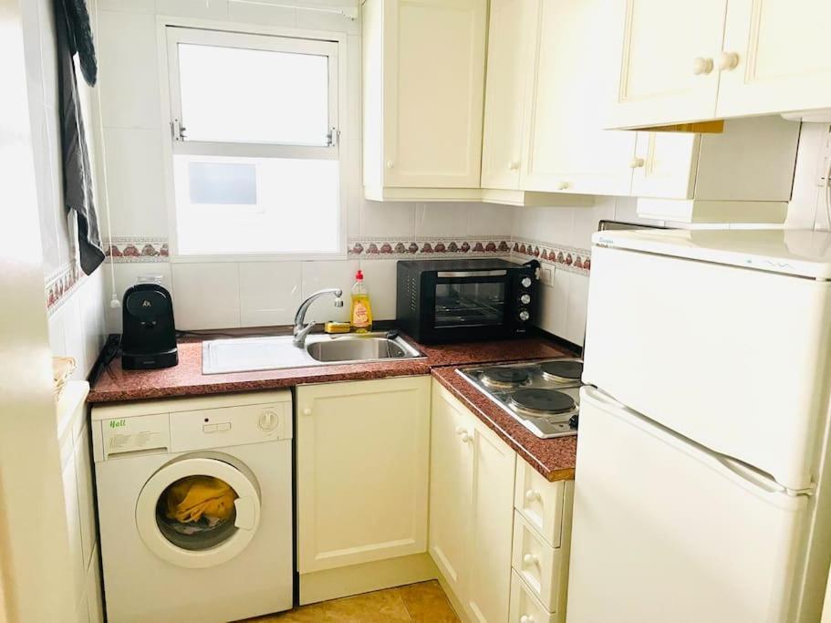 Charming Apartment Torrevieja Buitenkant foto