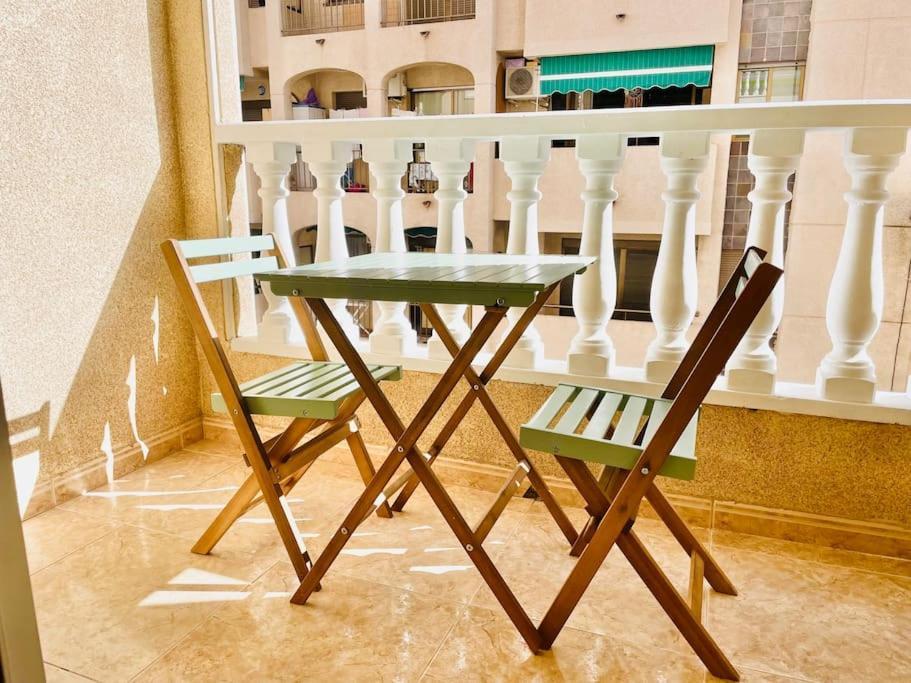 Charming Apartment Torrevieja Buitenkant foto